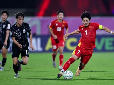 HLV Kim Sang Sik: ‘Cầu thủ Việt Nam phải ra nước ngoài để tiến tới World Cup’