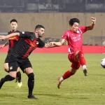 Đình Bắc 'bật ngửa' vì bàn thua oan, nhưng CAHN vẫn thắng đậm và chiếm ngôi đầu V.League! 1