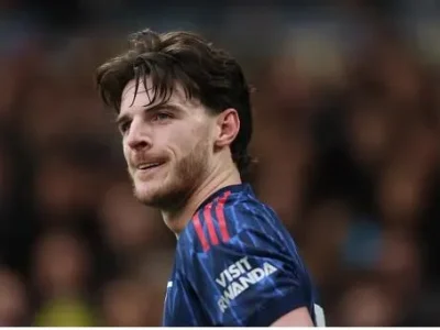 Bruno Fernandes ‘chốt hạ’ Declan Rice: Đẳng cấp thực sự sau 300 trận Ngoại hạng Anh!