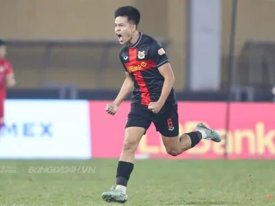 Trần Thành Trung ghi bàn đẳng cấp, gửi lời nhắn ‘nóng’ tới HLV Kim Sang Sik