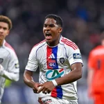 Endrick 'bùng nổ' tại Lyon, phản ứng bất ngờ khi bị đặt lên bàn cân với huyền thoại Benzema 1