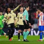 VAR 'bê bối' cướp bàn thắng, Frenkie de Jong nổi giận, Barcelona thua đau trước Atletico 1