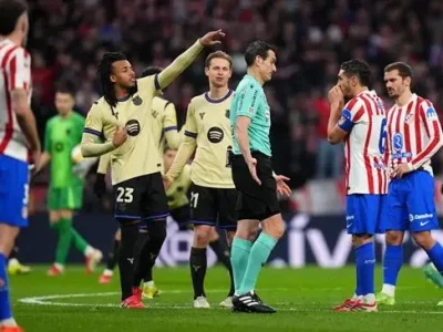 VAR ‘bê bối’ cướp bàn thắng, Frenkie de Jong nổi giận, Barcelona thua đau trước Atletico