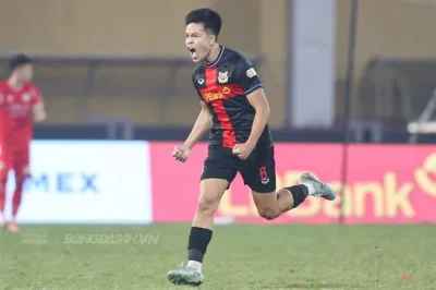 Trần Thành Trung ghi bàn đẳng cấp, gửi lời nhắn 'nóng' tới HLV Kim Sang Sik 1