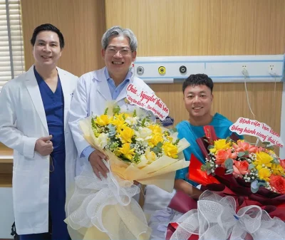 Tiền vệ U23 Thái Sơn lộ diện sau ca mổ dây chằng, hứa hẹn trở lại sân cỏ cuối 2026 1